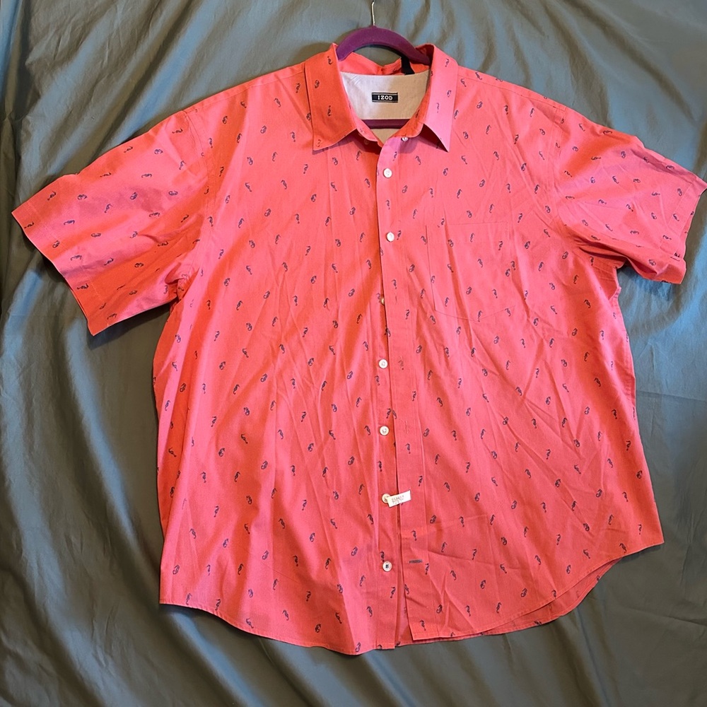 Izod Men's Coral with Navy blue seahorse pattern Button Down Shirt